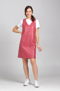 Экокожаный сарафан с застежкой-муфли и талевыми вытачками Соджи 510 розовый - фото 4