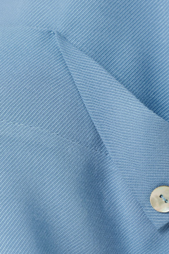 Голубая вискозная блузка с карманом и отложным воротником Панда 136347w голубой - фото 3