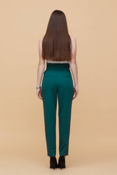 Брюки с высокой талией и декоративным поясом для идеальной посадки Domna 12077 зеленый - фото 3