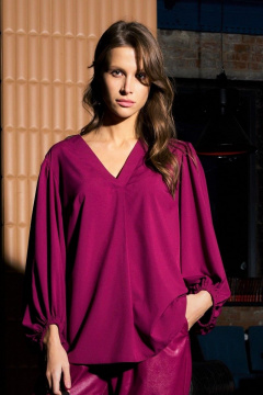 Розовая полуприлегающая блуза из текстиля с вытачкой и V-вырезом Anastasia 512 марсала - фото 1