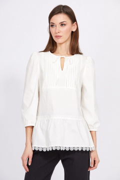 Блуза с кружевом и баской из стрейчевой ткани EOLA 2413 молочный - фото 3