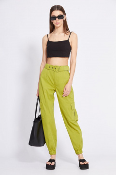 Брюки-карго прямые из тонкого джинса с ремнем EOLA 2391.01 лайм - фото 4