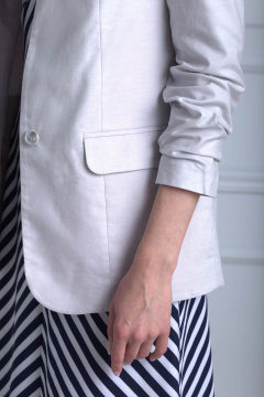 Жакет летний однобортный из текстиля со складками Anelli 707 серый - фото 3