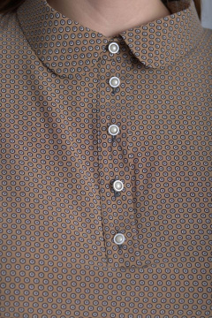 Легкое платье из шифона с съемным поясом и воротником стойка Anelli 670 беж+горох - фото 4