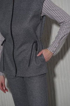 Серый жилет из трикотажа со шнуровкой на талии Femme & Devur 30647 1.32F(170) - фото 4