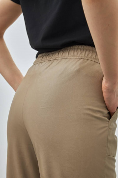 Бежевые брюки на каждый день из легкого текстиля Femme & Devur 9775 2.29F(164) - фото 4