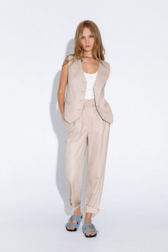 Бежевый костюм из жилета и брюк со складками PiRS 4543 - фото 1