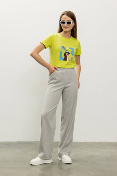 Полуприлегающий желтый джемпер с коротким рукавом и печатью Femme & Devur 30731 1.46F(170) - фото 2