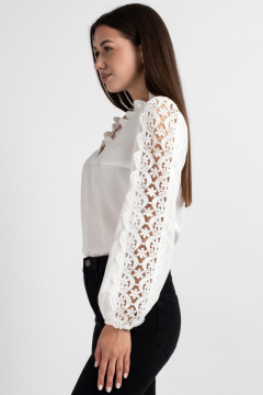 Белая деловая блуза с кружевами и рюшей VIZAVI 695 молочный - фото 5