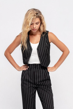 Тройка: жакет, жилет и брюки со складками из текстиля PiRS 4690 черный - фото 5