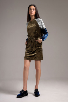 Платье из бархата мультиколор для повседневного образа Motif 1063 олива - фото 1