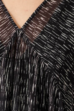 Нарядное платье из шифона с нижним платьем и сборками Панда 159990w черный - фото 4