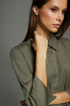 Платье свободного силуэта из вискозы с карманами и воротником DAVA 172 олива - фото 4