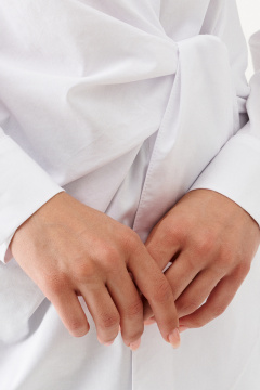 Блуза белая деловая с длинным рукавом и силуэтом Панда 157840w белый - фото 5