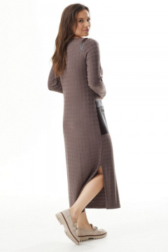 Коричневое трикотажное платье прямого кроя с карманом Магия моды 2327 молочный_шоколад - фото 3
