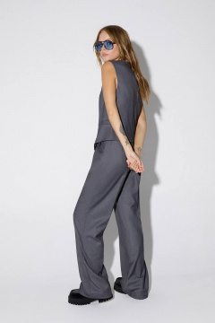 Демисезонный классический серый жилет из текстиля с фигурным низом PiRS 4640 серый - фото 2