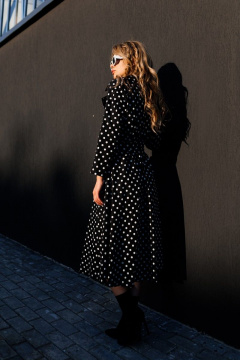 Расклешенное хлопковое платье с запахом и поясом AMORI 9756 чёрный - фото 4