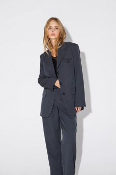 Деловой костюм-двойка из текстиля с юбкой-миди PiRS 4800 графит - фото 4