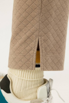 Бежевые спортивные брюки из трикотажа с разрезами Femme & Devur 90028 1.29F(164) - фото 5