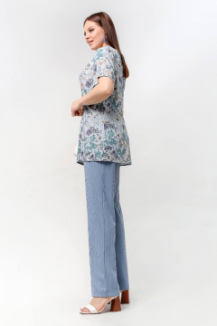 Нарядная блуза с коротким рукавом и рельефами для лета La rouge 6243 голубой-(цветы) - фото 3