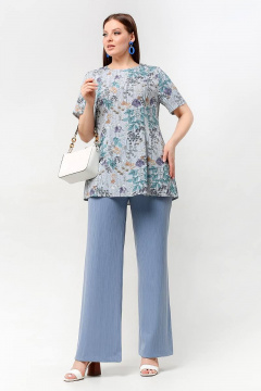 Нарядная блуза с коротким рукавом и рельефами для лета La rouge 6243 голубой-(цветы) - фото 2