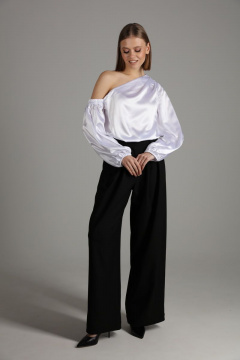Асимметричная белая блуза из атласа со складками и рукавами-фонариками NikVa 413-3 молоко - фото 3