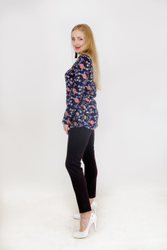 Круглогодичная туника с рукавом летучая мышь и разрезами по бокам Mita ЖМ901 синий+цветы - фото 3