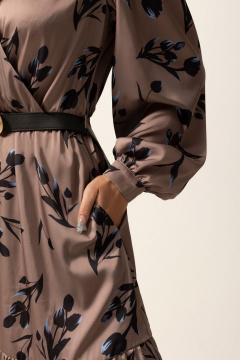 Платье без воротника с отрезным поясом и воланом Golden Valley 4952 коричневый - фото 4