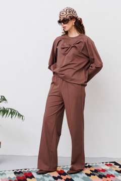 Трикотажный джемпер с разрезами и декором-батаном NikVa 459-3 шоколад - фото 1