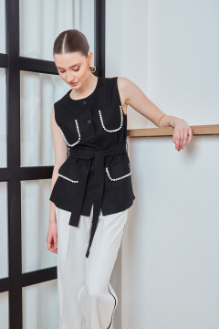 Черный льняной жилет с накладными карманами и вытачками DAVYDOV 9334 - фото 2