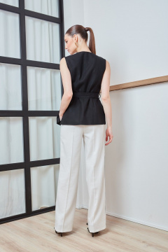 Черный льняной жилет с накладными карманами и вытачками DAVYDOV 9334 - фото 3