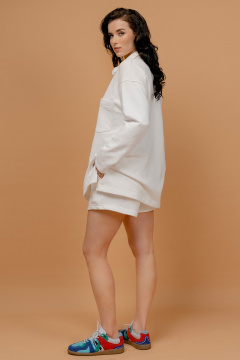 Демисезонная женская блуза из трикотажа с накладными карманами JRSy 2421 молоко - фото 2