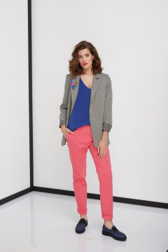 Блуза прямого силуэта из трикотажа с воротом «V» AG Green G174/3 синий - фото 1