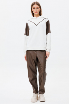 Костюм из кожи и экокожи с свободным кроем FAMA F03-0203 браун/молочный - фото 2