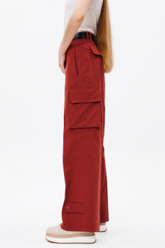 Карго брюки мешковатого силуэта с накладными карманами FAMA F04-0203B бордовый - фото 2