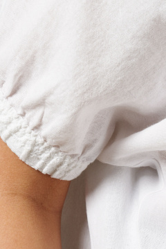 Белая хлопковая блуза с коротким рукавом и вышивкой Панда 149540w белый - фото 4