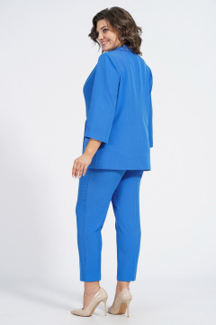 Демисезонный комплект из жакета, блузки и брюк из трикотажа Пинск-Стиль 137 василек - фото 4