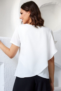 Белая женская блуза с асимметричным рукавом из текстиля MIRSINA FASHION 1619 белый - фото 5