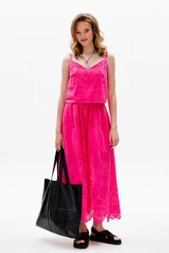 Вышитый топ из хлопка с резинкой и регулируемыми бретелями EOLA 2654 малиновый - фото 5