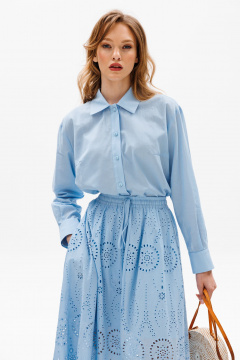 Голубая оверсайз блуза с центральной застежкой на пуговицы EOLA 2631 голубой - фото 4