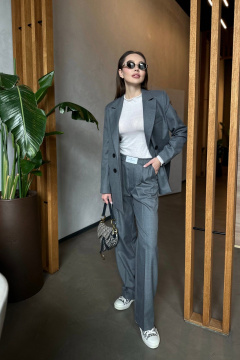 Свободные брюки из текстиля с складками и поясом Skipper Design 617 серый - фото 3