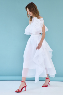 Блузка полуприлегающего силуэта на бретелях с воланами AG Green G517/3 белый - фото 4