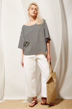 Черно-белый трикотажный джемпер оверсайз с широкой линией плеч PINA 20843 полоска_черная - фото 3