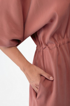 Oversize платье из текстиля с кулиской и лодочным вырезом Anelli 884 терракот - фото 3