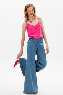 Летний хлопковый топ с вышивкой и регулируемыми бретелями EOLA 2654.1 малиновый - фото 4