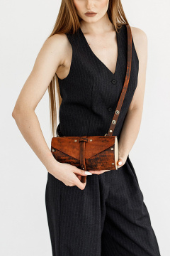 Коричневая кожаная сумка через плечо с деревянными вставками Because TUB-VINTAGE TERRACOT - фото 4