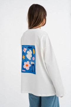 Белый трикотажный лонгслив с принтом и вышивкой на каждый день Mirolia 1225-1 синий - фото 3