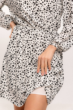 Платье из льна с эластичной тесьмой и коротким выше колена Romgil РТ0033-ПЭ2 молочный,черный - фото 4