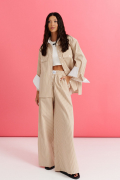 Рубашка из капучино с белой полосой и накладными карманами ANNETE A913/1 - фото 5