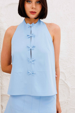 Летний топ с разрезом, бантами и застежкой на пуговицы AURA otd 2151 небесный голубой - фото 1